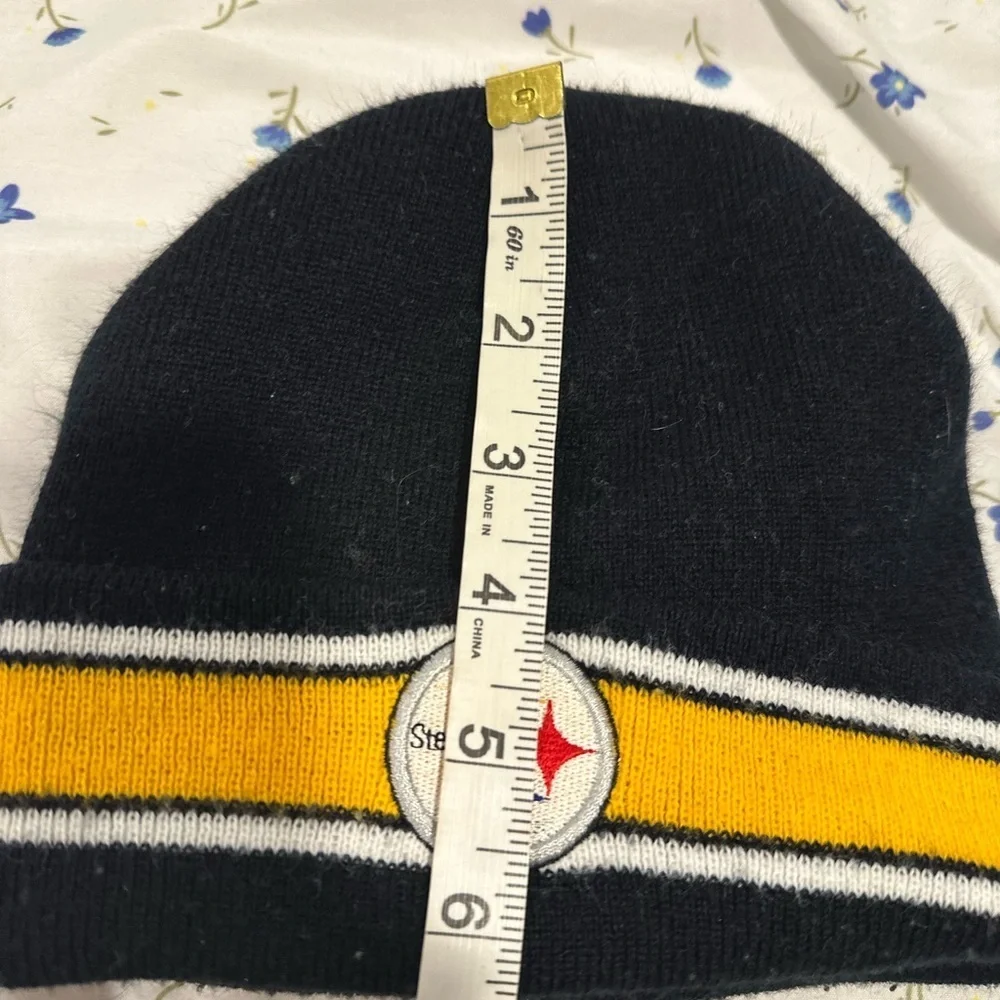 NFL Youth Sz: OS Pittsburgh Steelers Embroidered Logo Black & Yellow Beanie Hat.